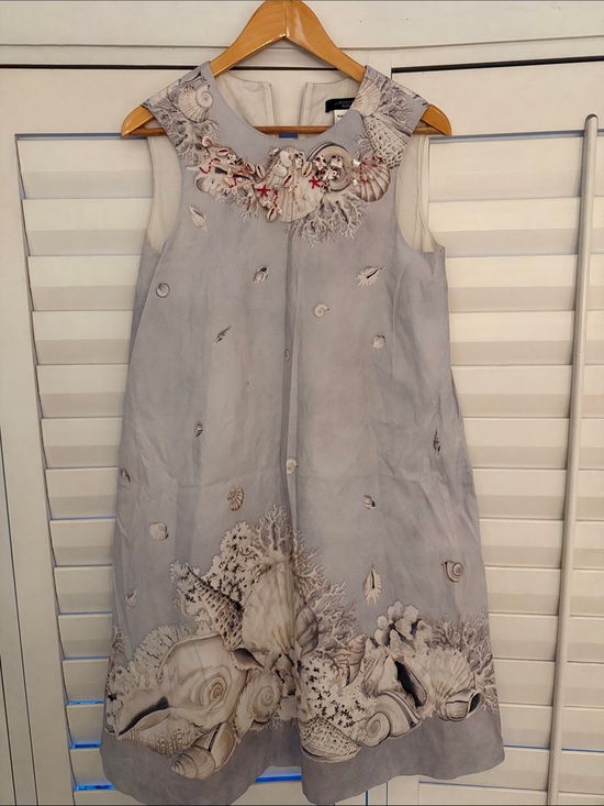 Weekend Max Mara Dresses & Skirts - Weekend Max Mara Sleeveless Seashell-Embellished Light Gray Midi Dress